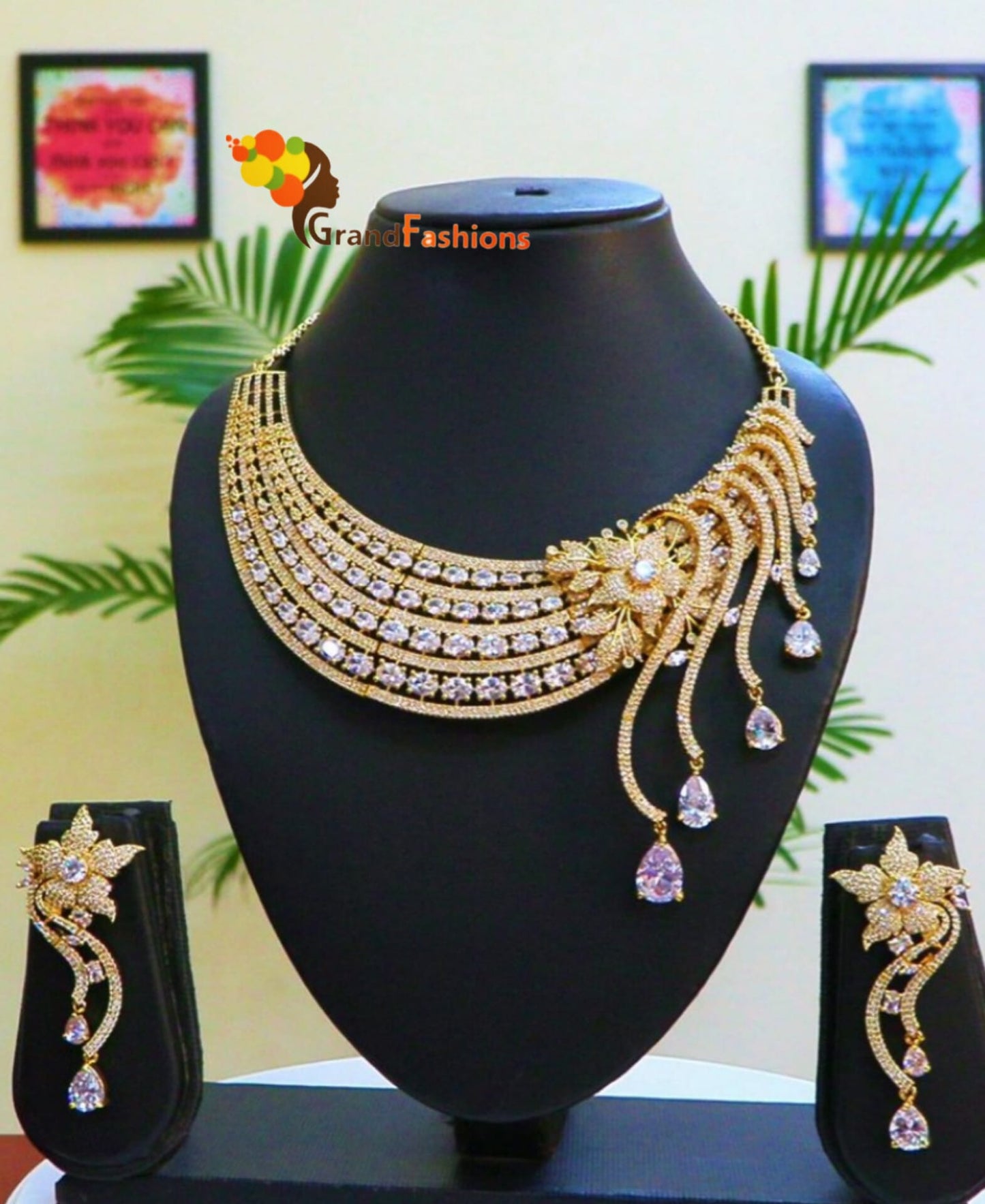 Queen Roslyn Luxury Jewelry Set with Gemstone