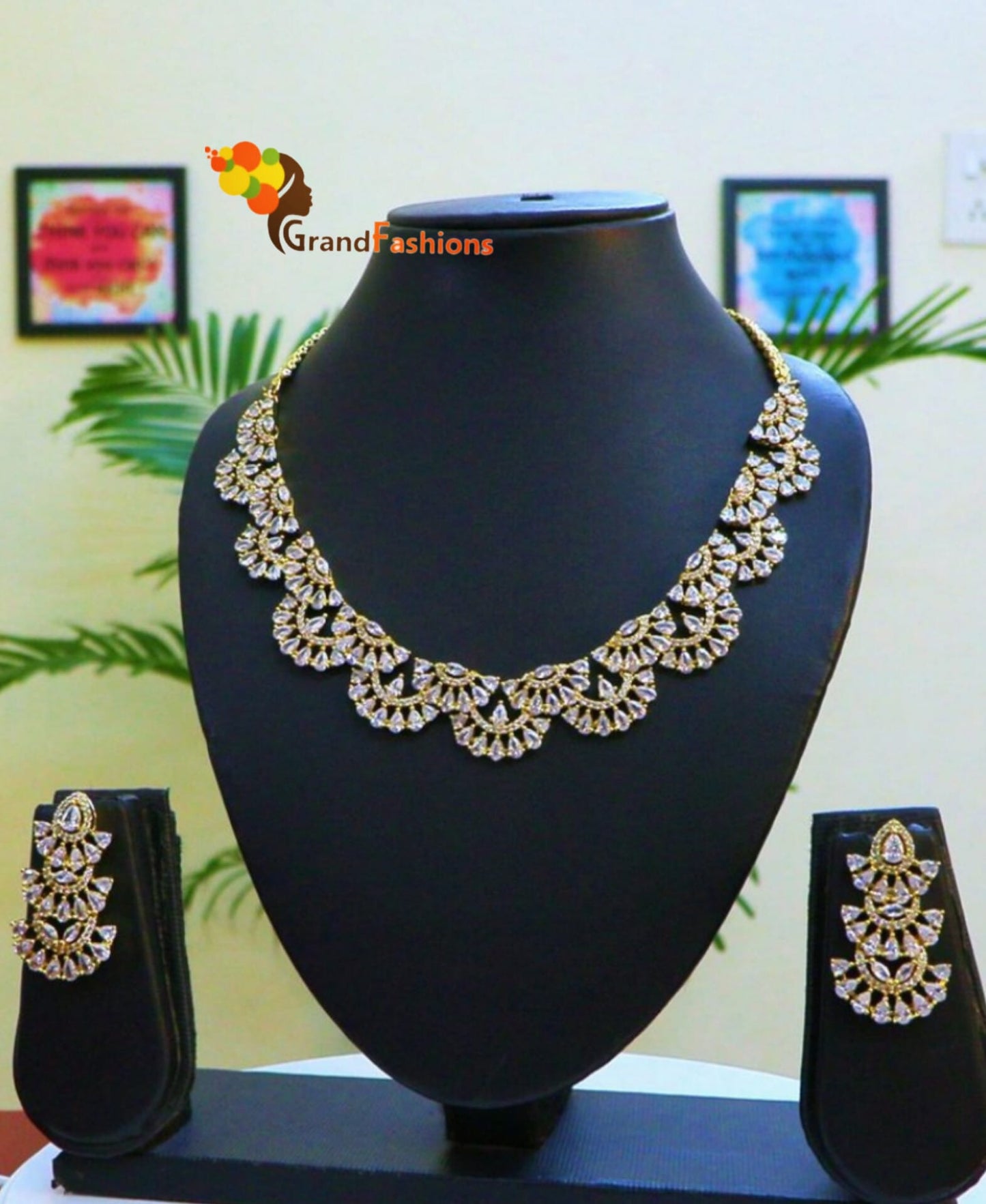 Queen Aminah Luxury Crystal Jewelry Set with Gemstone