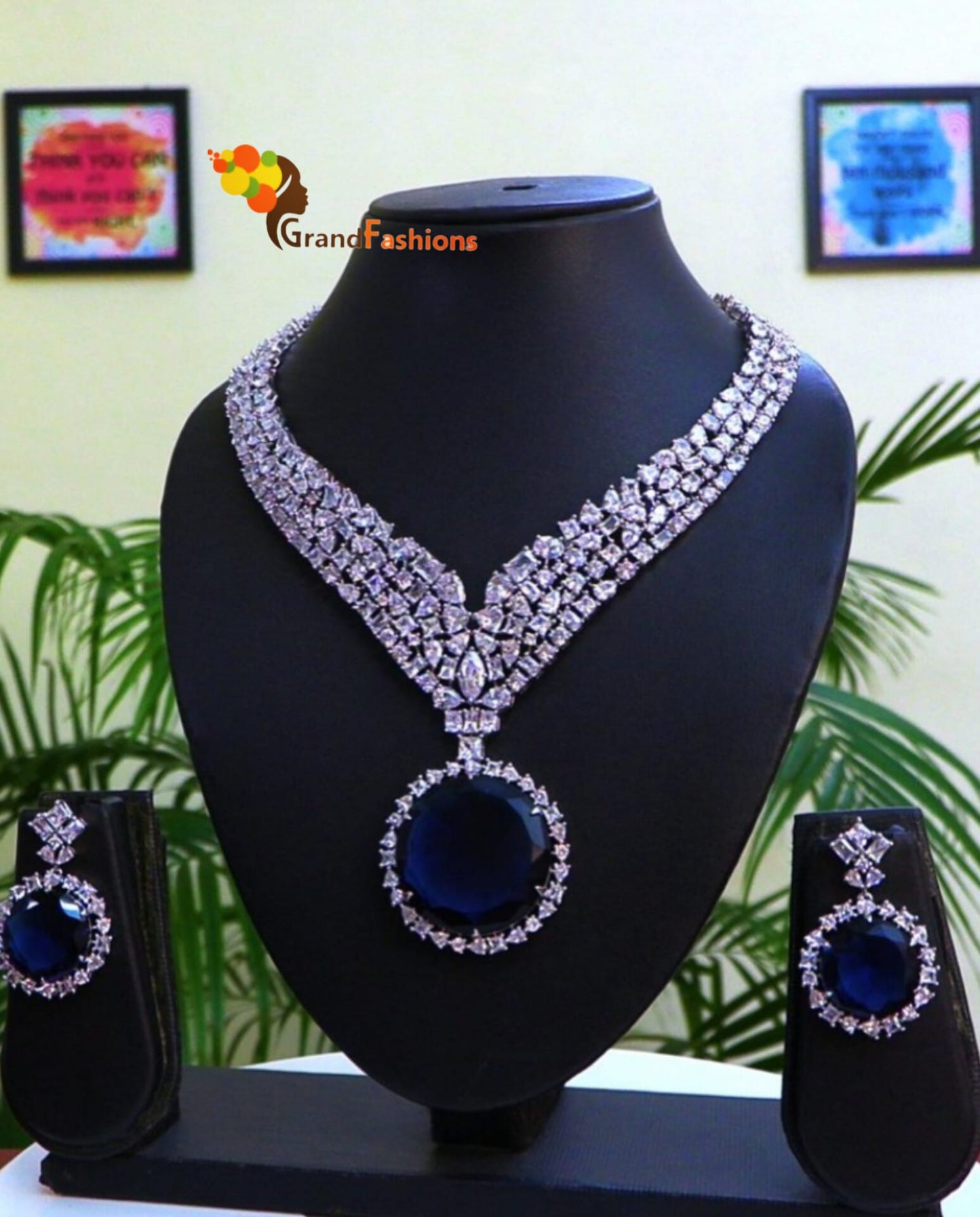 Queen Nia Luxury Jewelry Set with Gemstone