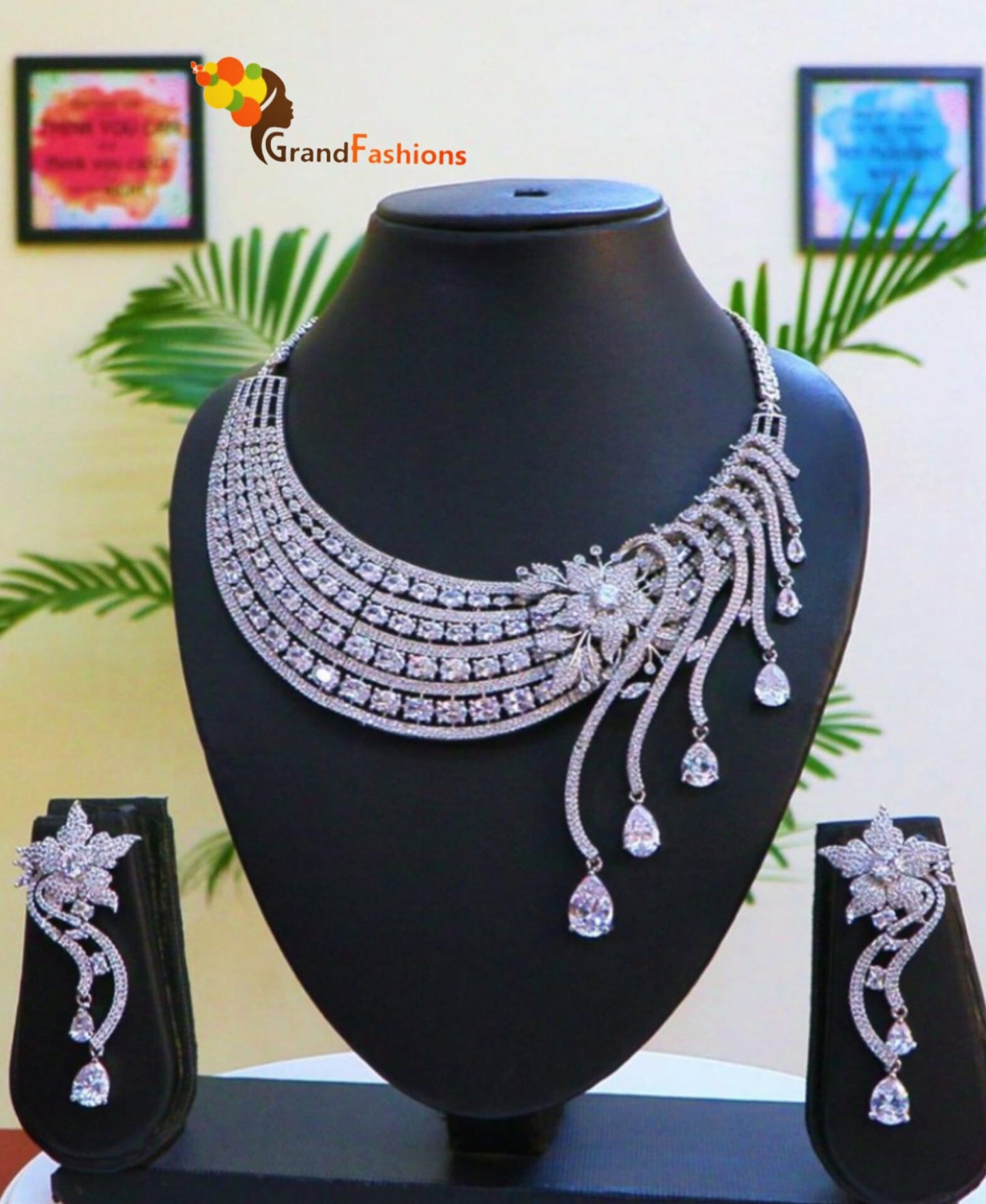 Queen Roslyn Luxury Jewelry Set with Gemstone
