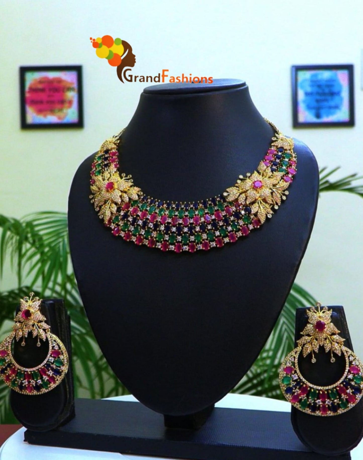Queen Nadia Luxury Jewelry Set with Gemstone