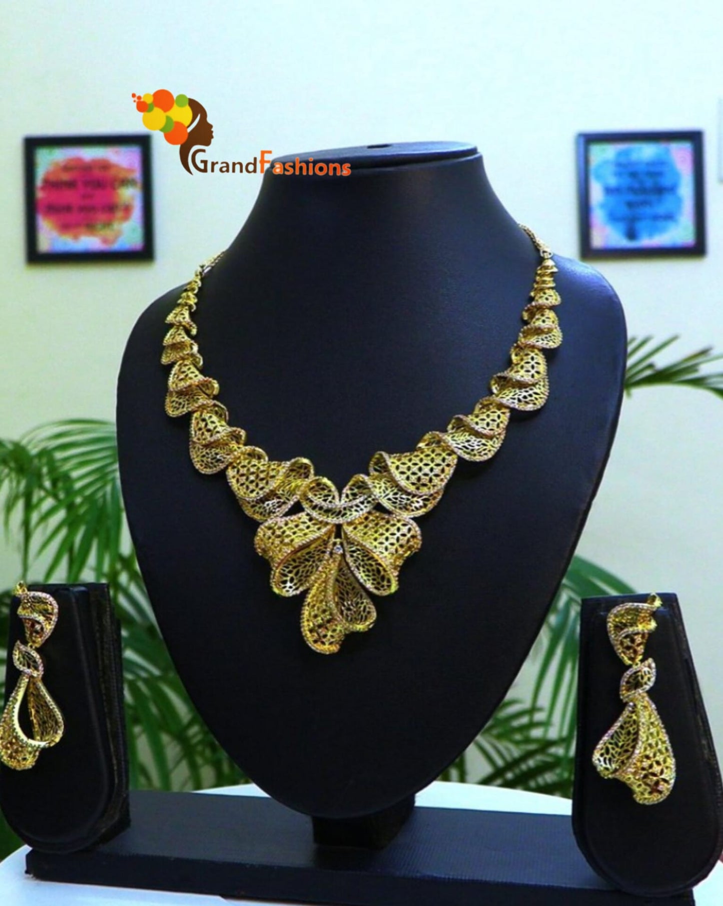 Queen Aviva Preminum Jewelry Set