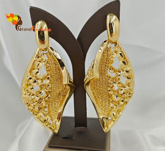 Queen Amirat Preminum Gold Earrings