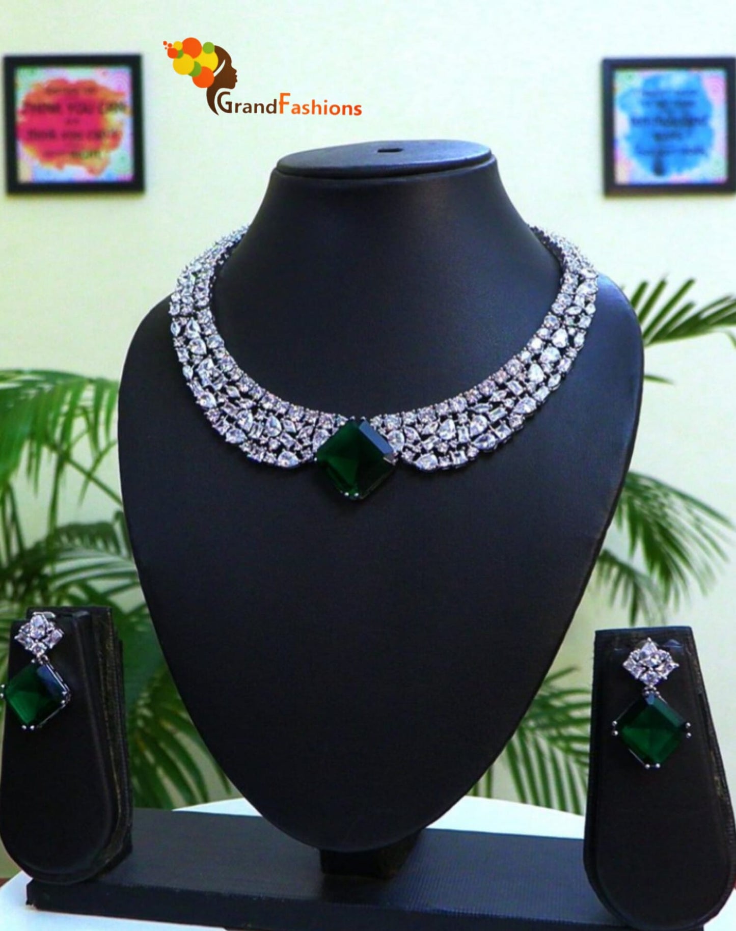 Queen Anisa Luxury Crystal Jewelry Set with Gemstone