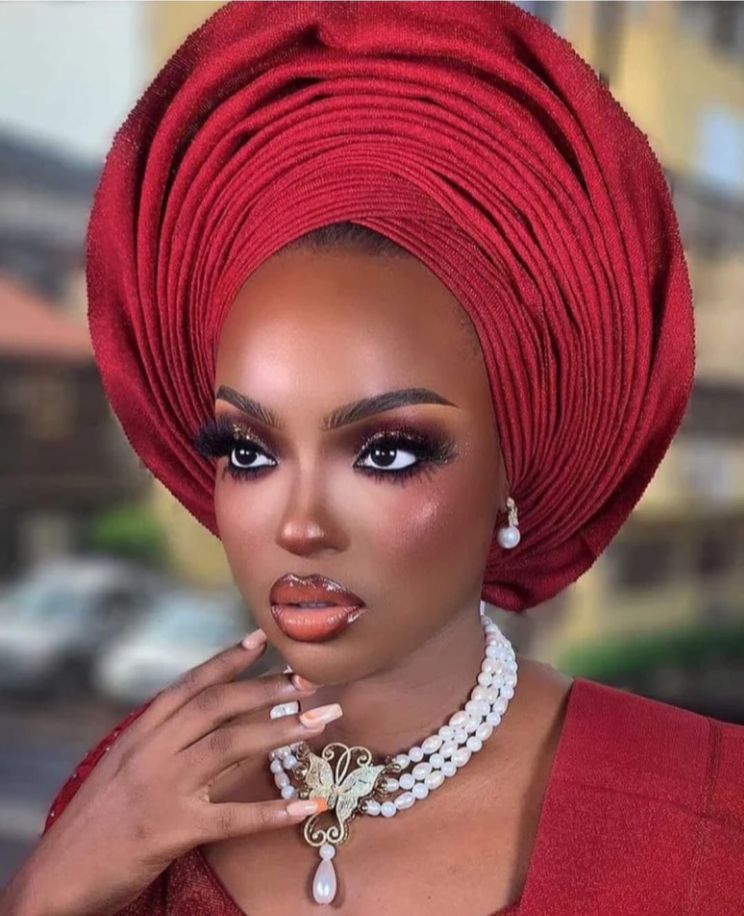 Queen Ajike Aso-Oke Set in  Wine Red.