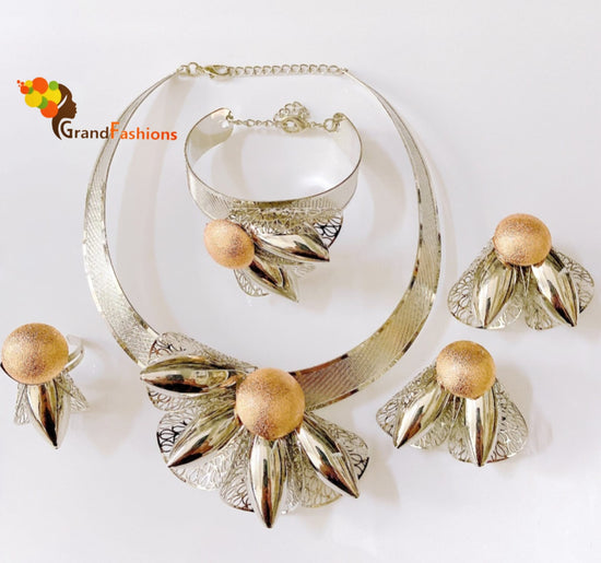 Queen Aisha Jewelry Set