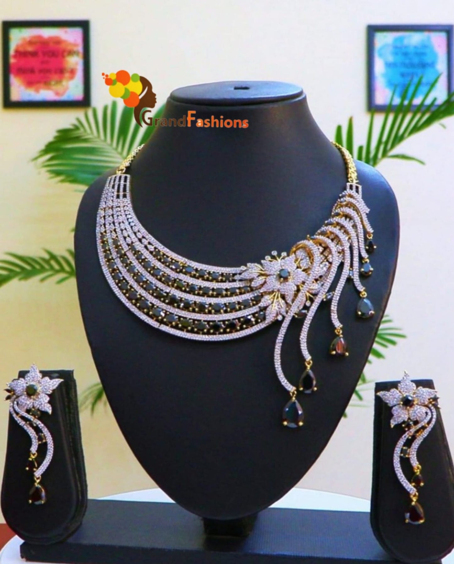 Queen Roslyn Luxury Jewelry Set with Gemstone