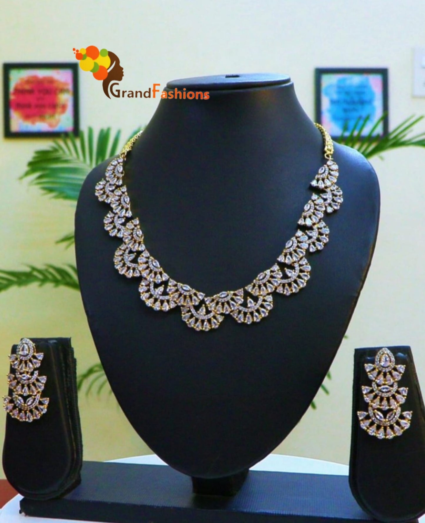 Queen Aminah Luxury Crystal Jewelry Set with Gemstone