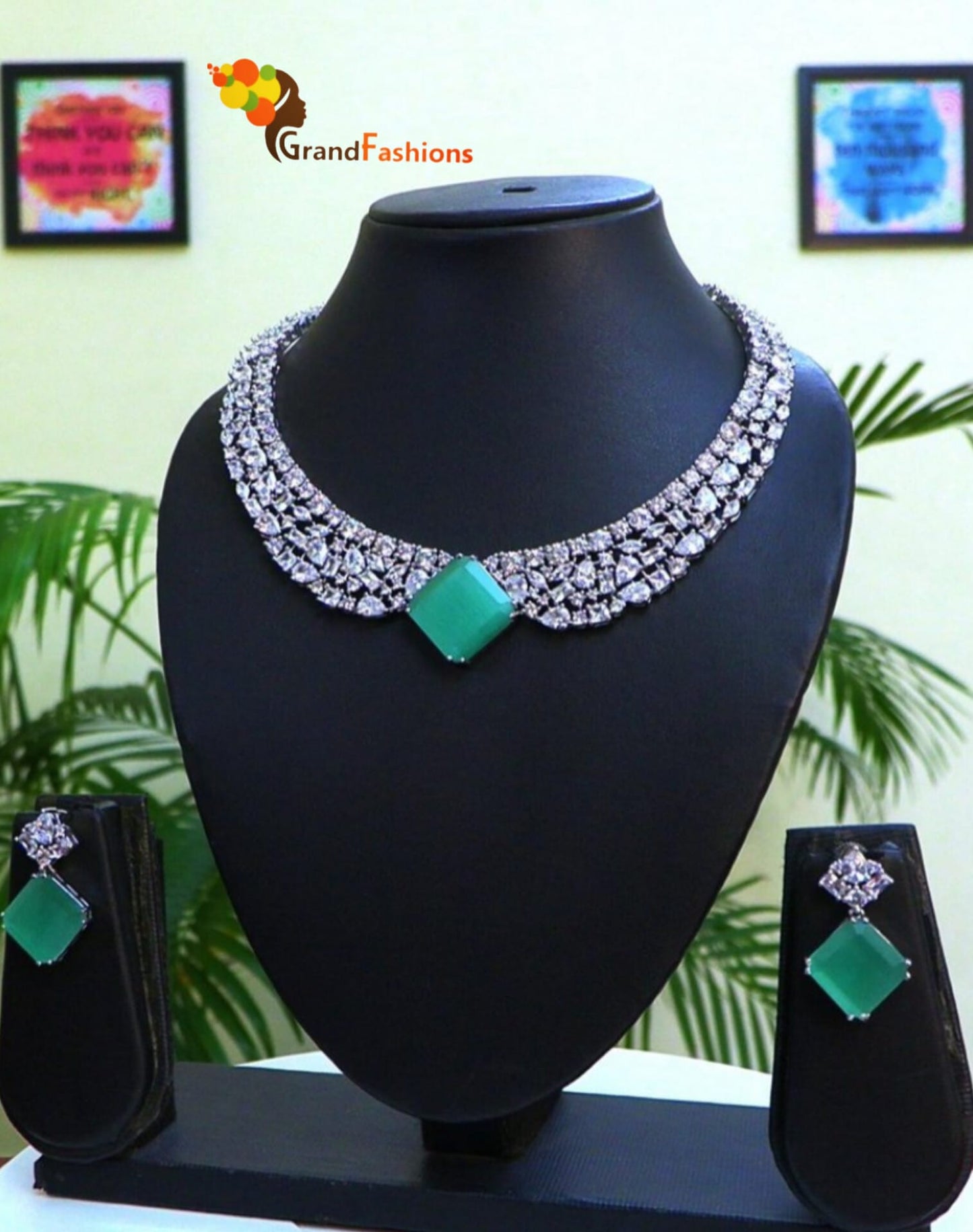 Queen Anisa Luxury Crystal Jewelry Set with Gemstone
