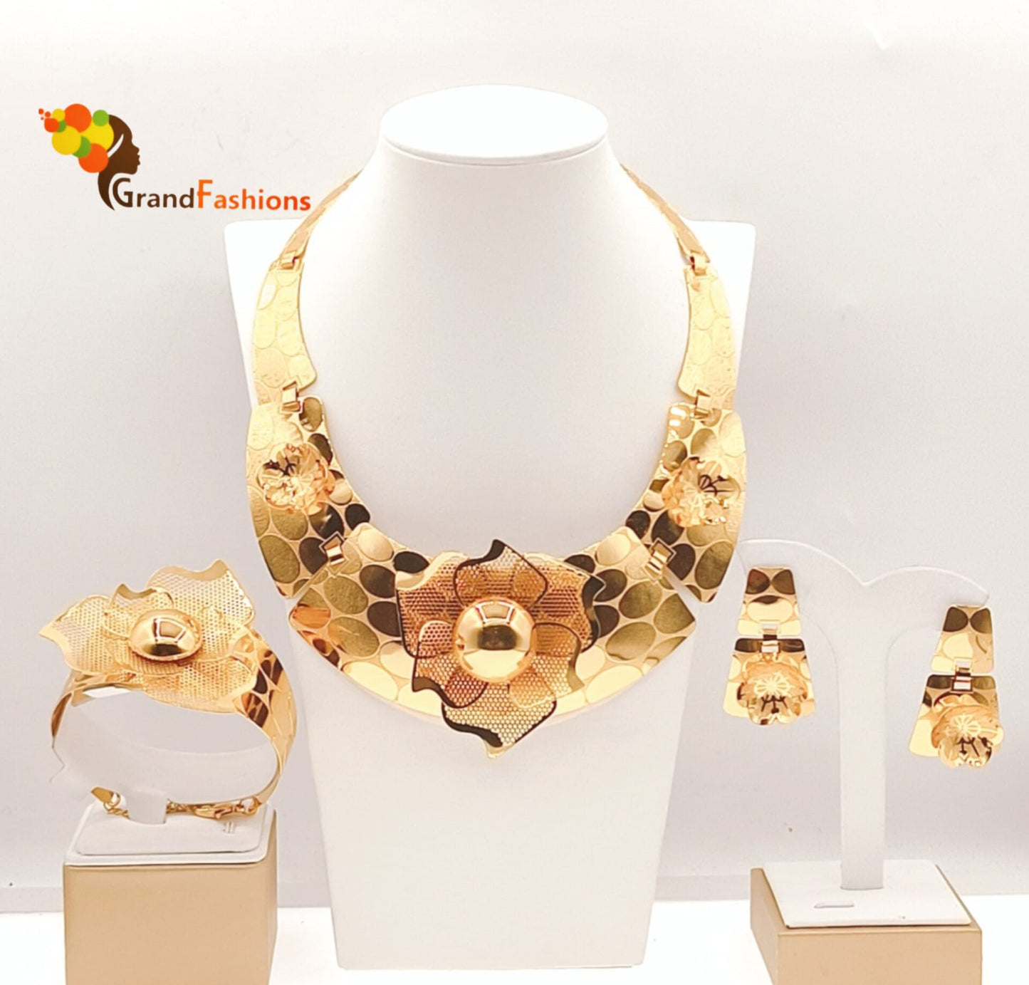 Queen AishaJewelry Set