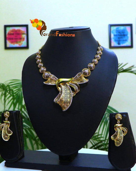 Queen Aviva Preminum Jewelry Set