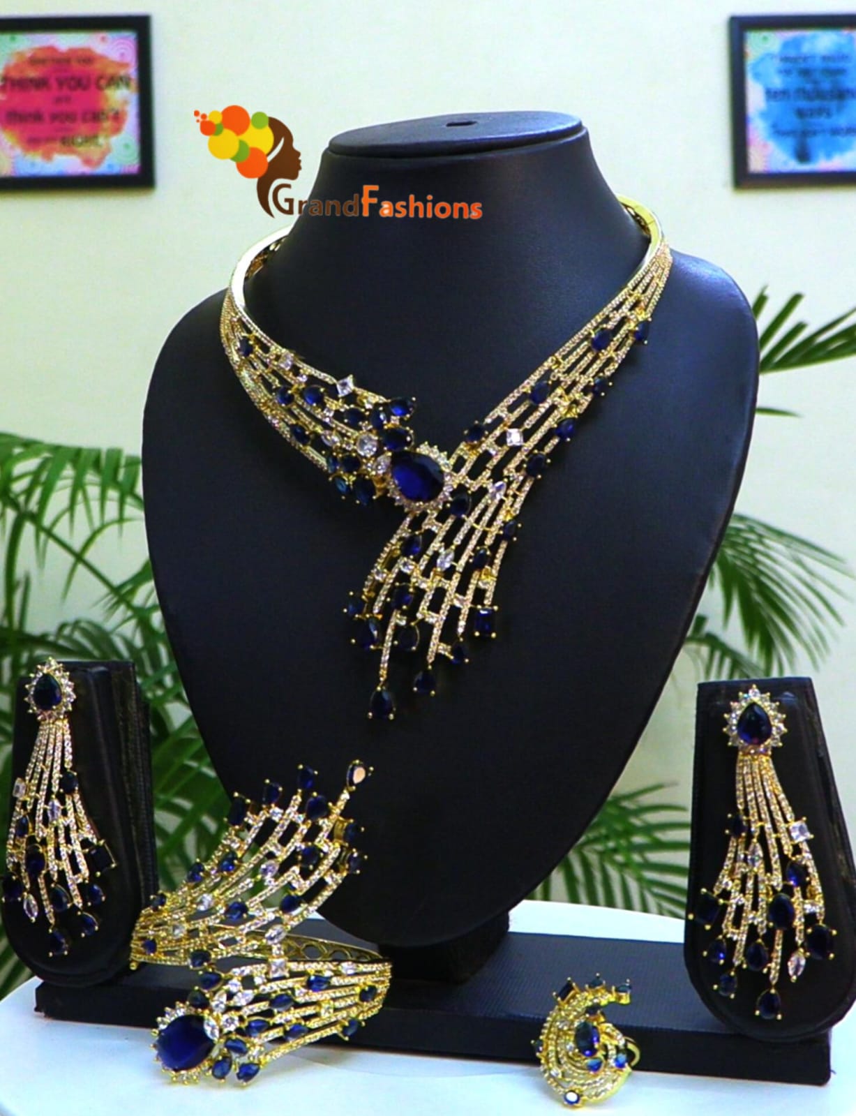 Queen Salomi Preminum Jewelry Set with Gemstone