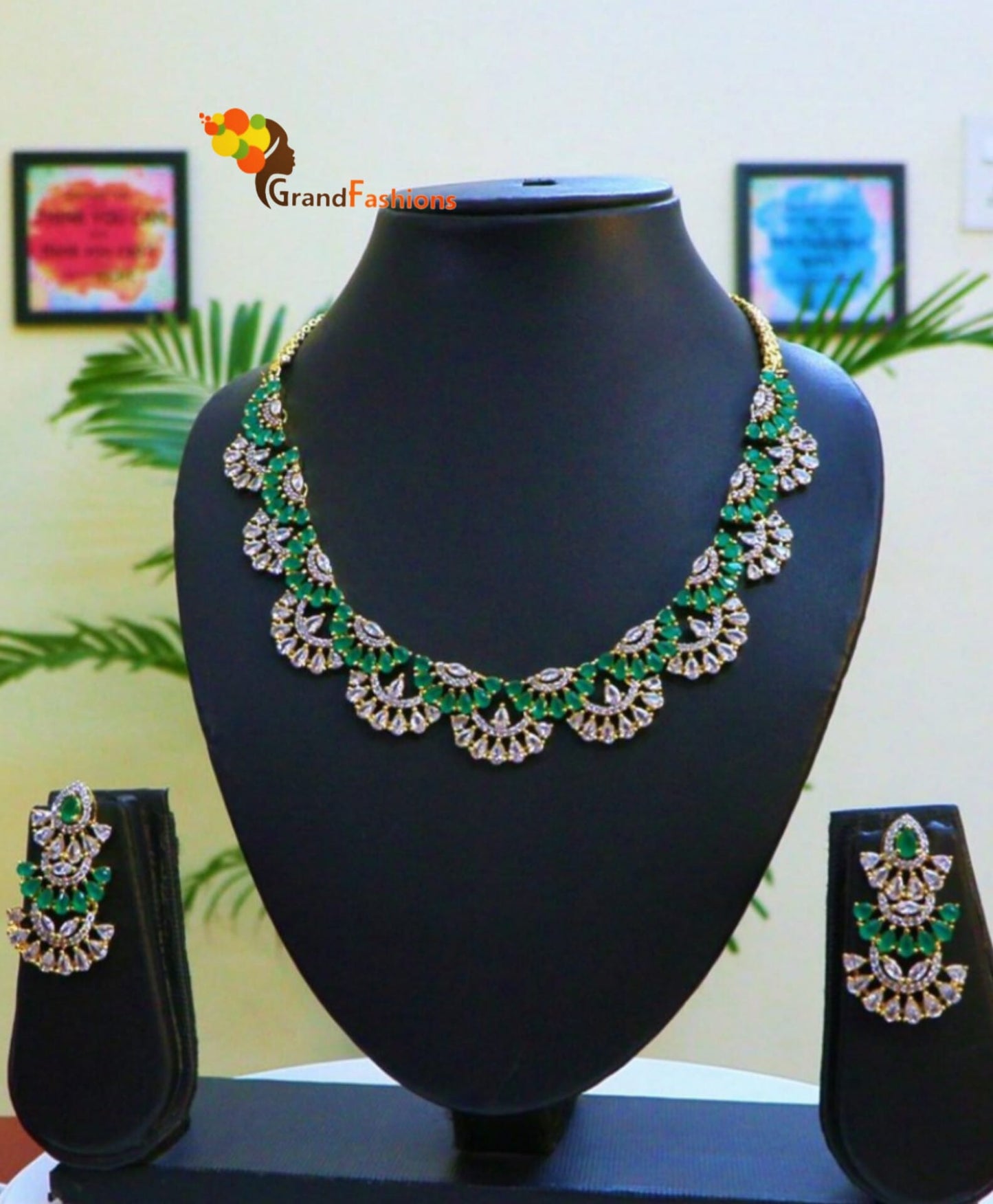 Queen Aminah Luxury Crystal Jewelry Set with Gemstone